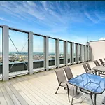 Hanza Tower De Lux