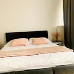 Апартаменты Hanza Tower De Lux